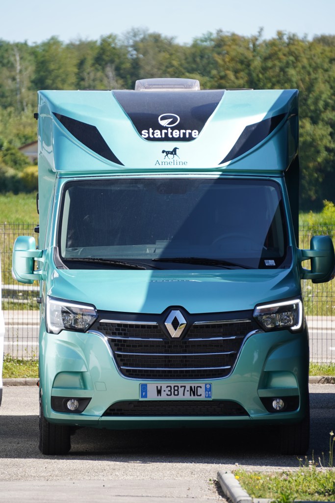 Shooting photo / ALberta Communication / ASU Horsetrucks solutions