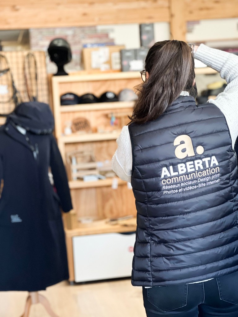 Shooting photo / Alberta Communication